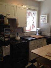 1811 NW Couch St in Portland, OR - Foto de edificio - Building Photo