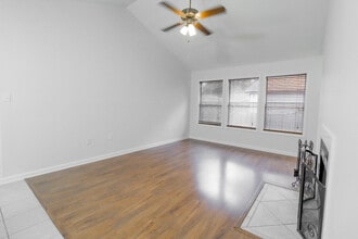 206 Parkwood Cir in Niceville, FL - Building Photo - Building Photo