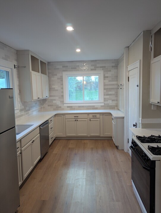 701 Burke Ave NE in Grand Rapids, MI - Building Photo