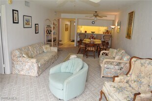 4110 Looking Glass Ln in Naples, FL - Building Photo