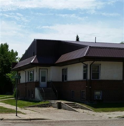 201 Custer St in Wolf Point, MT - Building Photo