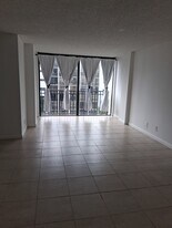 17021 N Bay Rd, Unit 728 in Sunny Isles Beach, FL - Building Photo