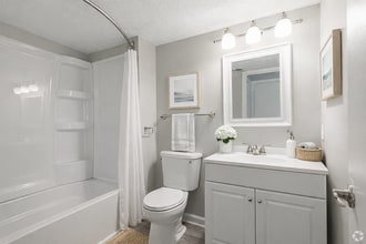 Lexington Springs Apartments in Lexington, VA - Foto de edificio - Building Photo