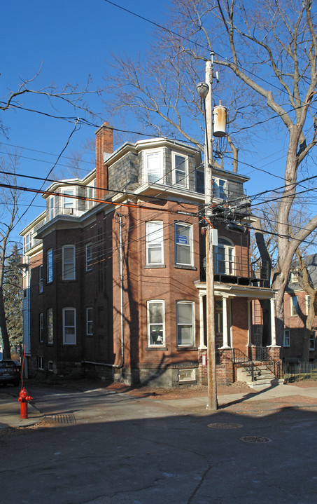 16 Washington Ave in Schenectady, NY - Building Photo