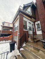 514 W Champlost Ave in Philadelphia, PA - Building Photo