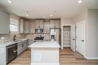 9403 Yampa Ct in Commerce City, CO - Building Photo - Building Photo