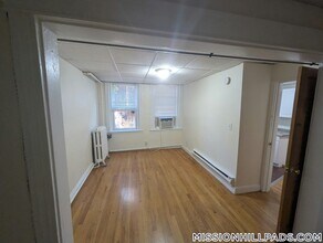352 Riverway in Boston, MA - Building Photo - Building Photo