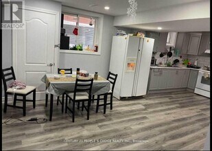 24 Skranda Hill in Brampton, ON - Building Photo - Building Photo