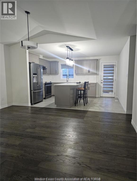 393 Magnolia Ln in Lakeshore, ON - Building Photo - Building Photo