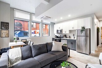 205 W 4th St in Cincinnati, OH - Building Photo - Building Photo