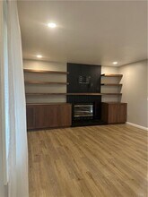 10416 Larwin Ave in Chatsworth, CA - Building Photo - Building Photo