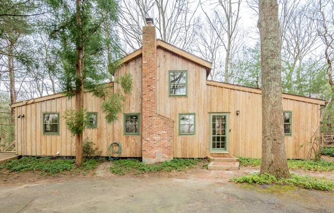 property at 142 Suffolk St