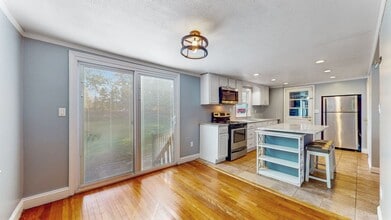 72 Woodycrest Dr in East Hartford, CT - Building Photo - Building Photo