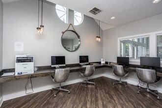 Evergreen Auburn in Auburn, AL - Foto de edificio - Building Photo