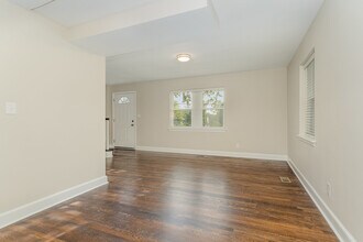110 Adams St in Greensboro, NC - Building Photo - Building Photo