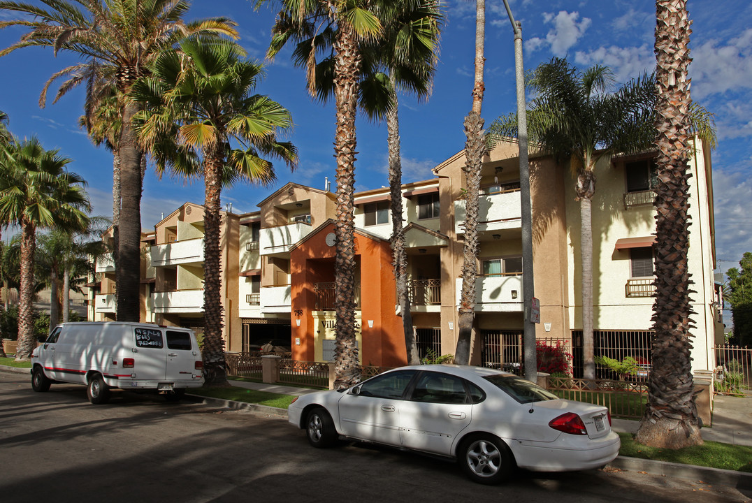 750 Rose Ave in Long Beach, CA - Foto de edificio