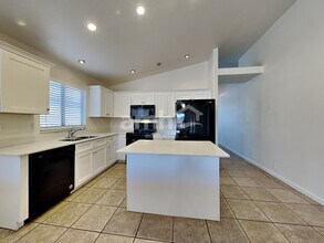 9255 W Brown St in Peoria, AZ - Foto de edificio - Building Photo