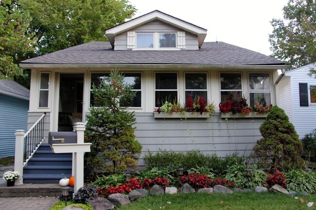 property at 315 W Chesterfield St