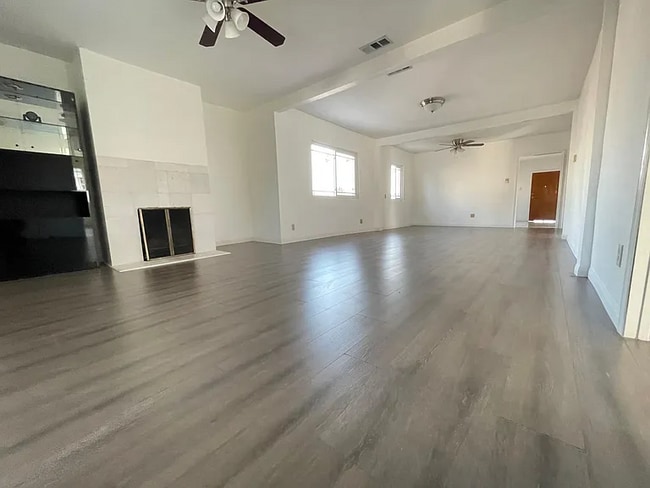 3831 Drysdale Ave in Los Angeles, CA - Foto de edificio - Building Photo