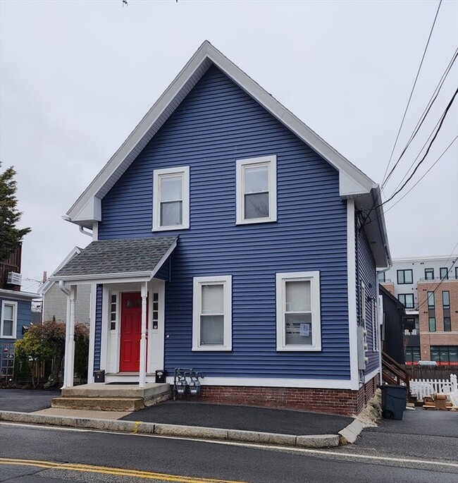 114 Ash St-Unit -2 in Reading, MA - Building Photo - Building Photo