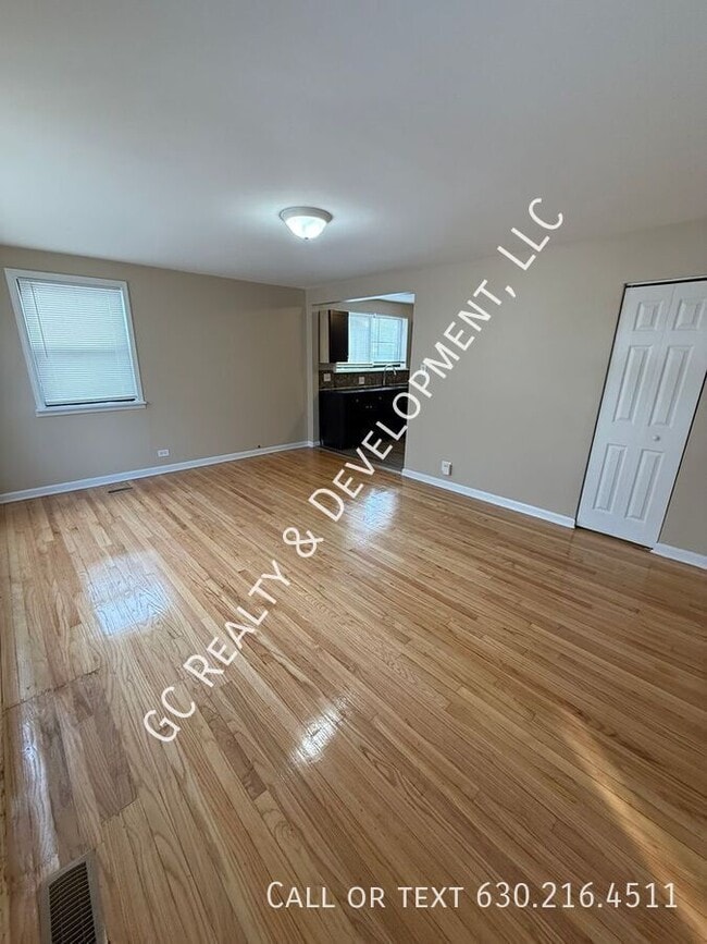 9906 S Clyde Ave in Chicago, IL - Building Photo - Building Photo