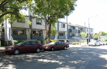 312 N Pacific Ave in Glendale, CA - Building Photo - Building Photo