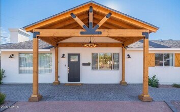 6749 E Wilshire Dr in Scottsdale, AZ - Building Photo - Building Photo
