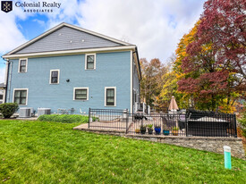 36 Parsons St in Newton, MA - Foto de edificio - Building Photo