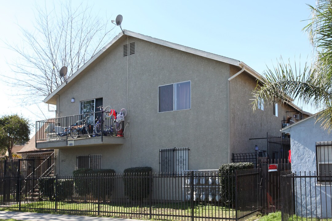 857 Cerritos Ave in Long Beach, CA - Building Photo