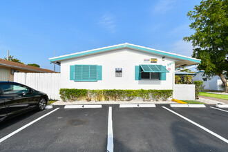 5901-5911 NE 18th Ave in Fort Lauderdale, FL - Building Photo - Building Photo