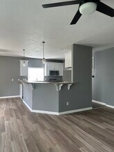 855 Virginia Dr in Central Point, OR - Building Photo - Building Photo