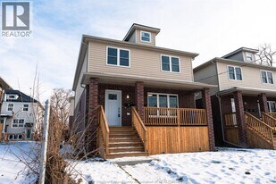 3495 Bloomfield Rd in Windsor, ON - Building Photo