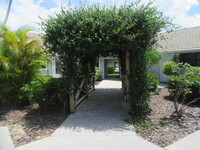 1127 E Seminole Ave in Jupiter, FL - Building Photo - Building Photo