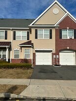 72 Andrews Way in Piscataway, NJ - Building Photo