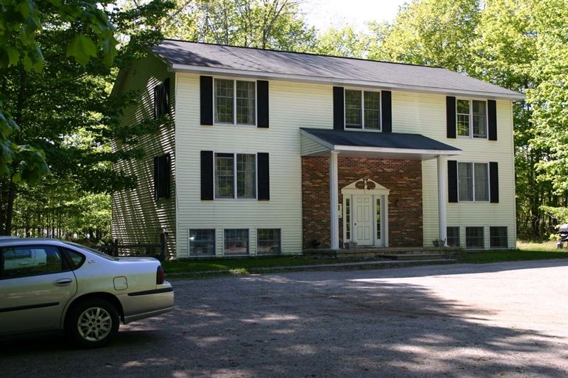 Foxfield Apartments in Alanson, MI - Foto de edificio