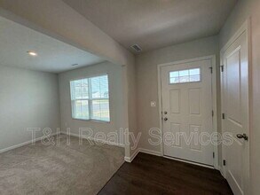 7183 Finley Crk Dr in Whitestown, IN - Building Photo - Building Photo