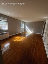 6404 Montgomery Rd in Cincinnati, OH - Building Photo - Building Photo