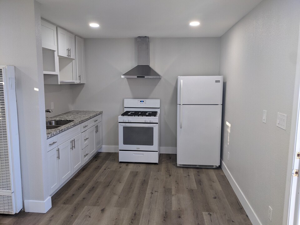 3318 W 157th St, Unit Backhouse in Gardena, CA - Foto de edificio