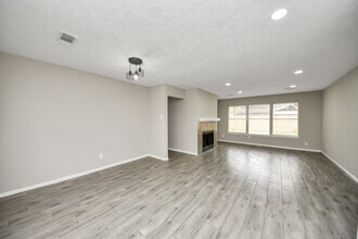 4915 Pecan Grove Dr in Pearland, TX - Building Photo - Building Photo