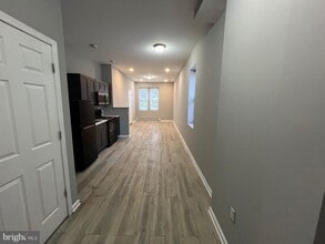 3200 W Arizona St in Philadelphia, PA - Building Photo - Building Photo