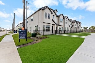 Bluewater at Balmoral in Atascocita, TX - Building Photo