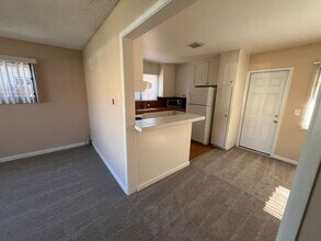 1043-1047 Hornblend St in San Diego, CA - Building Photo - Building Photo