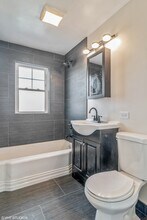 4242 W Nelson St-Unit -4242-1 in Chicago, IL - Foto de edificio - Building Photo