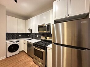 659 W Wrightwood Ave in Chicago, IL - Building Photo - Building Photo