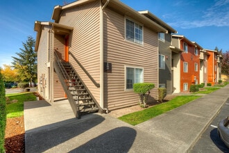 Brier Woods in Federal Way, WA - Building Photo - Building Photo