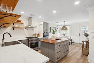 28 Argonne Rd W in Hampton Bays, NY - Building Photo - Building Photo