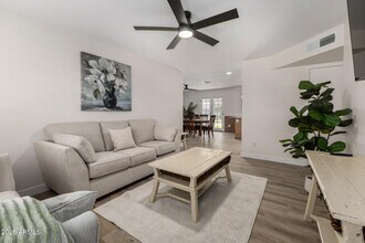 4743 W Villa Theresa Dr in Glendale, AZ - Building Photo - Building Photo