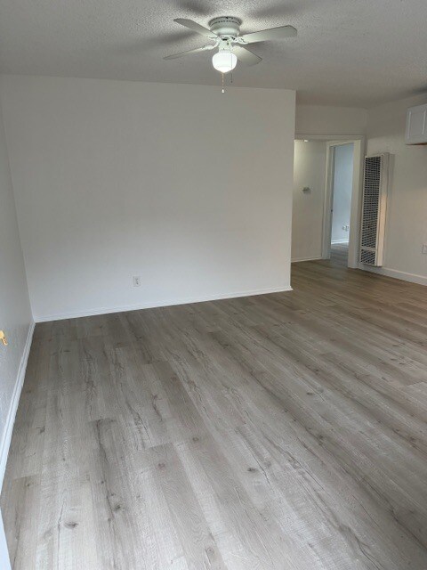 423 E 82nd St in Los Angeles, CA - Building Photo - Building Photo