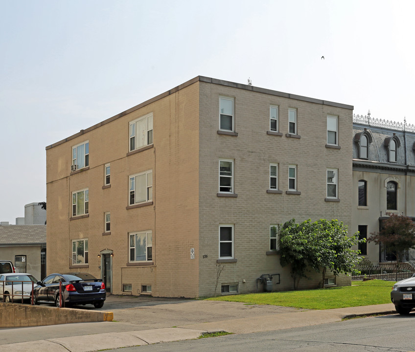 170 Jackson St W in Hamilton, ON - Building Photo