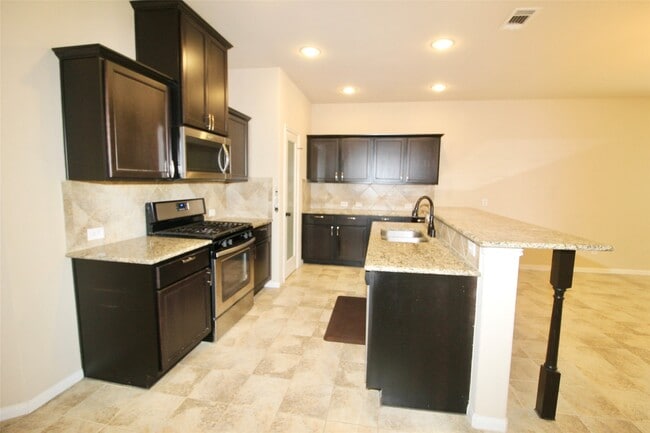 1916 Acaciawood Way in Houston, TX - Building Photo - Building Photo
